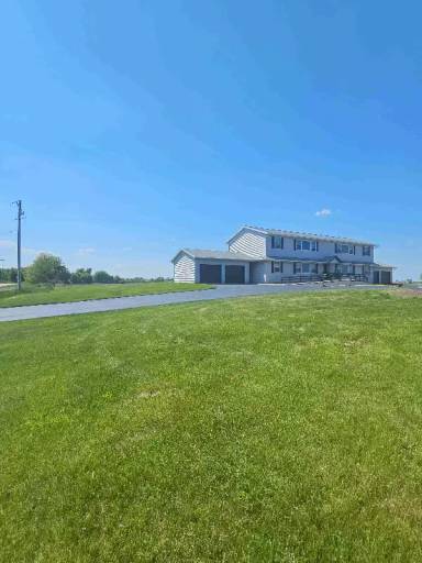 Main picture of 106 W Rose Eld Rd