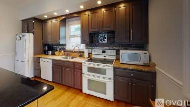 Main picture of 20 Oakland St