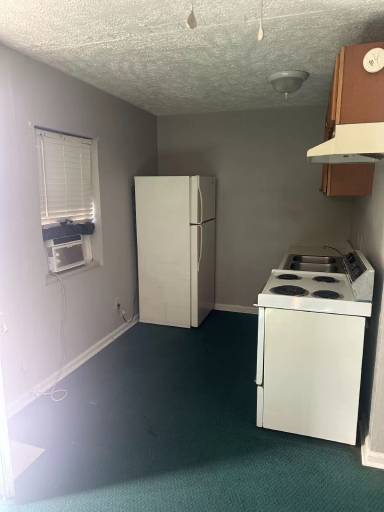 Main picture of 21 Holiday Dr