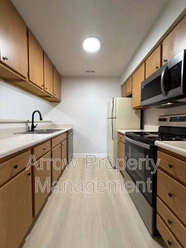 Main picture of 2380 N 44th St
