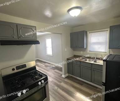 Main picture of 2444 Stevenson St