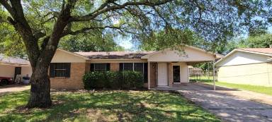 Main picture of 3213 Red Bud Ln