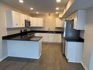 Main picture of 8828 Hillside Way