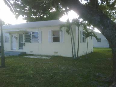 Main picture of 25 NE 4th Ave