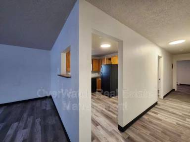 Main picture of 1509 W 45th Ave