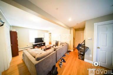 Main picture of 735 Somerville Ave