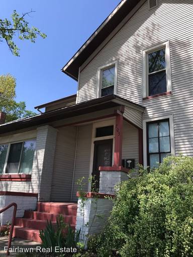 Main picture of 703 N Randolph St