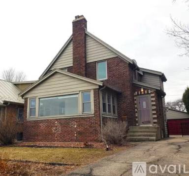 Main picture of 934 W Shore Dr