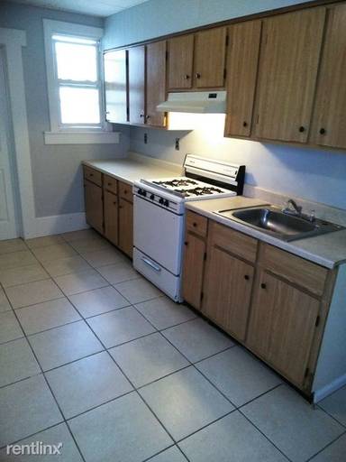 Main picture of 674 N 6th St