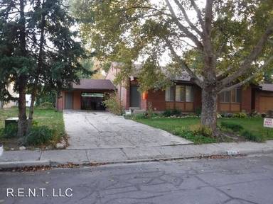 Main picture of 1344 E Merritt Cir