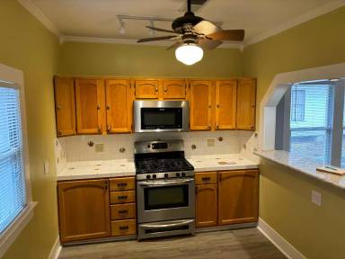 Main picture of 819 Camp Ave