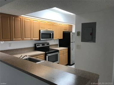 Main picture of 8580 SW 212th St