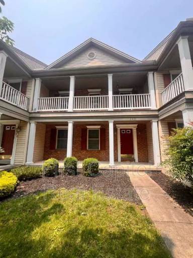 Main picture of 310 York St