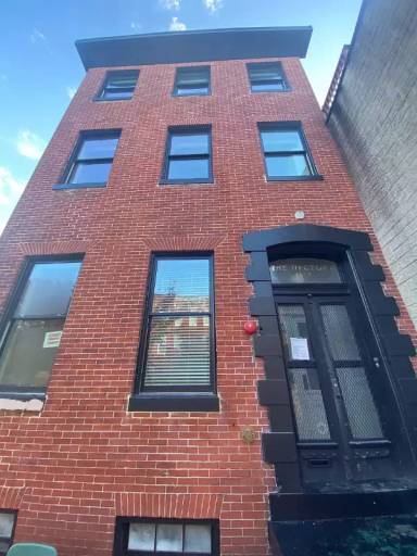 Main picture of 915 S Ellwood Ave
