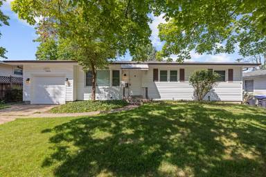 Main picture of 1425 Lindsay Ln