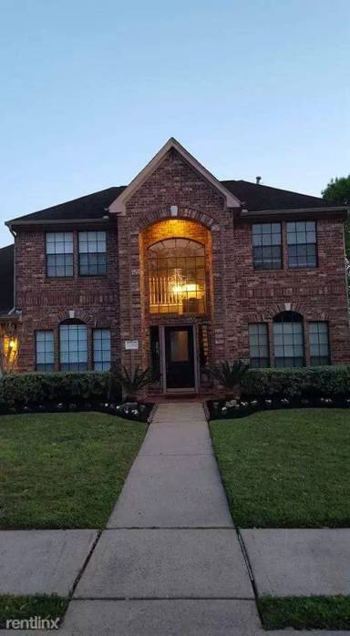 Main picture of 5610 Megan St