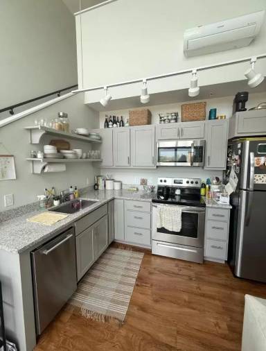 Main picture of 1585 Hertel Ave