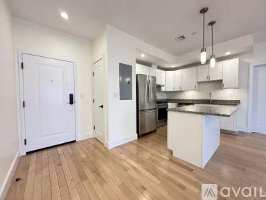 Main picture of 2489 Washington St