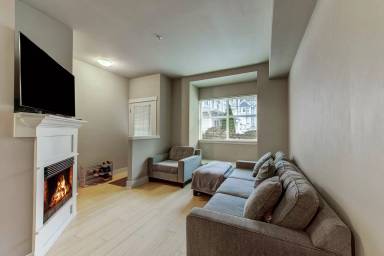 Main picture of 16418 NE 91st St