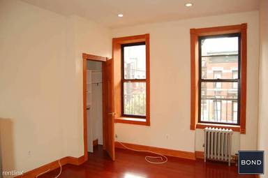 Main picture of 447 E 78th St