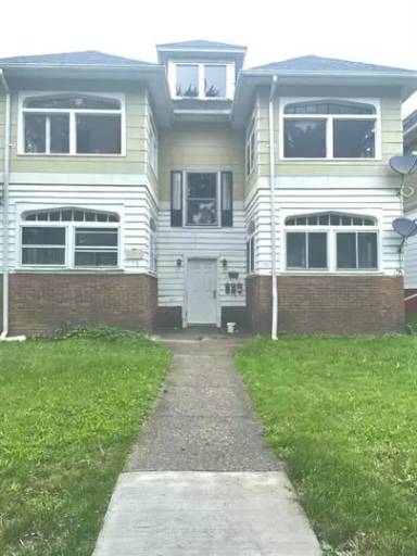 Main picture of 156 Birr St