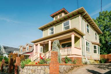 Main picture of 5236 NE 18th Ave