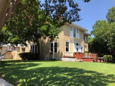 Main picture of 618 N 16th St