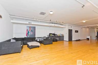 Main picture of 2013 W Division St