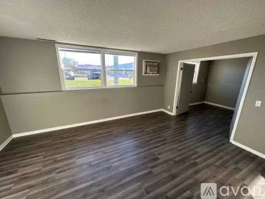 Main picture of 733 1st Ave SW