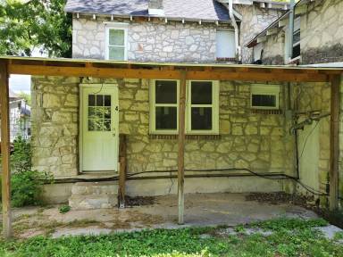 Main picture of 521 Woodford Ave