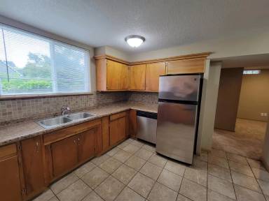 Main picture of 1103 College St