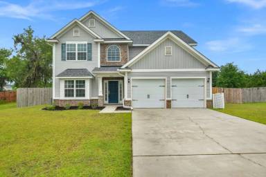 Main picture of 202 Cumberland Dr NE