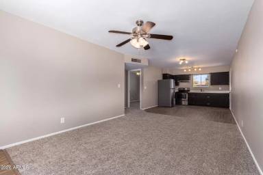 Main picture of 209 N 85th Pl