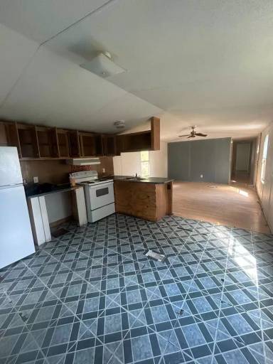 Main picture of 618 Bush Berry Rd