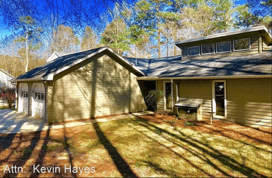 Main picture of 215 Meadowood Ln