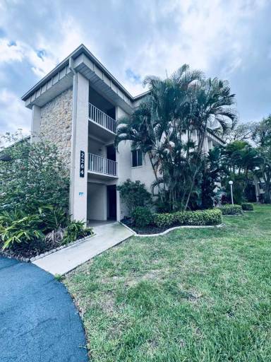 Main picture of 2264 Winkler Ave