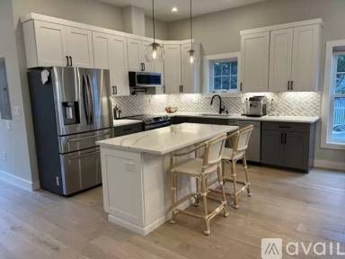 Main picture of 36 Temple St