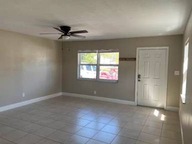 Main picture of 11580 Dean St