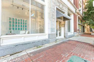 Main picture of 909 Lafayette St