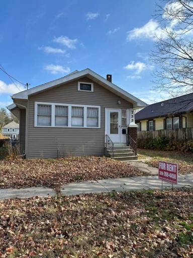 Main picture of 723 Denver St