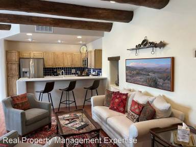 Main picture of 425 W San Francisco St