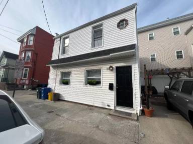 Main picture of 115 Grant Ave