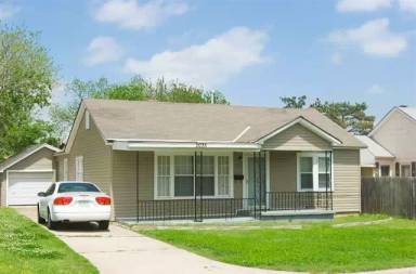 Main picture of 2035 NW 33rd St