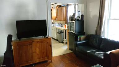 Main picture of 107 Porter St