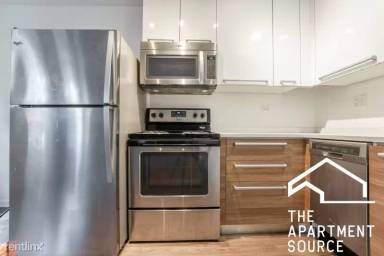 Main picture of 925 W Carmen Ave