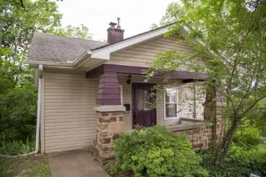 Main picture of 601 N Forest Ave