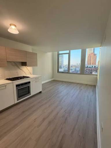 Main picture of 11 N Green St