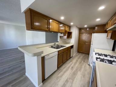 Main picture of 6033 Estelle St