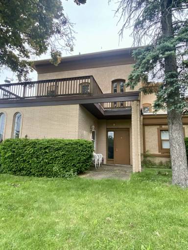 Main picture of 777 W Market St