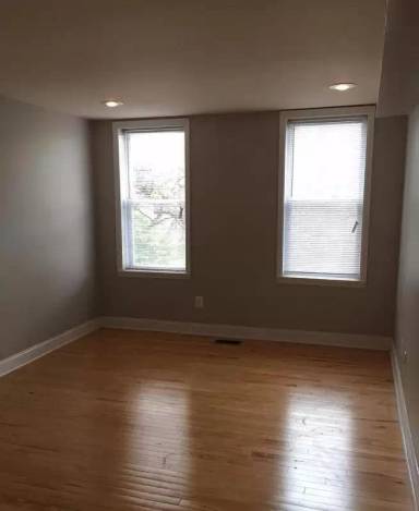 Main picture of 1013 W Cross St